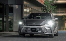 Tin tức giá xe: Toyota Camry giảm giá niêm yết 140 triệu đồng