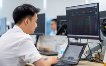 Dòng tiền suy yếu, chiến lược nào giúp nhà đầu tư ‘sinh tồn’ trên thị trường?