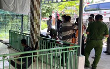 Mâu thuẫn về việc bị chê lẩu mắm mặn, người đàn ông đâm bạn nhậu tử vong