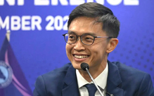 HLV Singapore: 'Tuyển Việt Nam là thử thách lớn nhưng không sao cả'