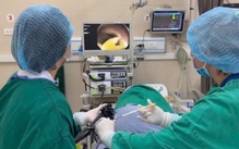 Vụ bơm sữa đậu nành vào niệu đạo: Trục lợi trên sự sợ hãi của người bệnh là vô nhân tính