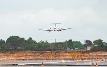 Sân bay Phú Quốc hoàn tất chuyến bay hiệu chuẩn đầu tiên trên đường băng số 2 giữa mưa lớn