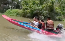 Xuất hiện thêm tour vỏ lãi 'bay' gần khu vực chợ nổi Cái Răng