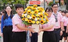 Học kỳ hồng cho 99 con em công nhân viên, người lao động
