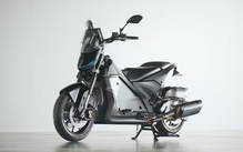 Lộ xe máy điện Yamaha tích hợp sẵn máy phát điện, chạy được cả chế độ hybrid