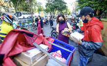 Thương mại điện tử Việt Nam tăng trưởng chậm lại, người tiêu dùng nhạy cảm hơn với giá