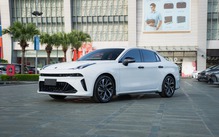 Lynk & Co 03 màn khủng nhất phân khúc, đấu Honda Civic bằng giá từ 739 triệu