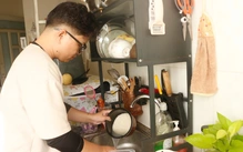 Người trẻ thuê nấu ăn theo giờ, vừa có cơm nhà vừa đỡ tốn thời gian