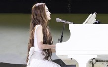 Hương Tràm đệm piano hát cùng Phan Mạnh Quỳnh và khoảnh khắc đáng nhớ của Phao cứu sinh Concert