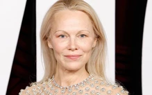Pamela Anderson U60 vẫn là mỹ nhân quyến rũ của Hollywood