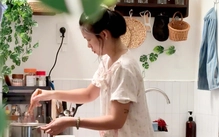 Chạy xe khắp các con hẻm tìm phòng trọ để 'an cư', đừng chỉ mê ban công thơ mộng