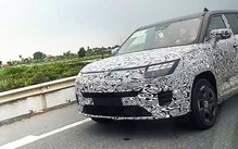 Xe điện VinFast 'lạ mắt' lộ diện trên đường, gầm cao hơn VF 8, có chi tiết như xe hybrid