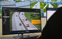 Bị phạt nguội do xe khác chen vào khoảng cách an toàn, cách nào để 'minh oan'?