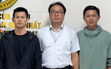 Tại Tân Sơn Nhất, Việt Nam bàn giao 3 người Hàn Quốc bị Interpol truy nã đỏ