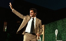 Federer bật khóc khi được vinh danh tại Đại sảnh Danh vọng Quần vợt Quốc tế