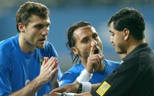 CĐV châu Á nhắc đến 'bê bối World Cup 2002' sau khi lộ bằng chứng Hàn Quốc hối lộ trọng tài