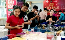 Thượng vàng hạ cám thị trường nước hoa, người mua khó nhận biết