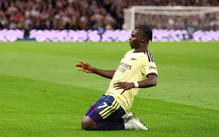 Saka giúp Arsenal thắng tuyệt đối ở Premier League