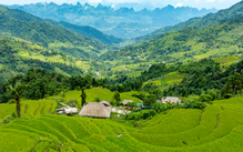 Vượt núi băng rừng ngắm ruộng bậc thang trên ‘nóc nhà Đông Bắc’