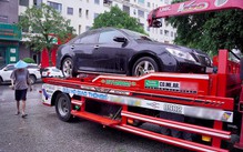 Xe hơi, xe máy ngập nước chết máy la liệt ở Vinh sau cơn mưa lịch sử 41 năm
