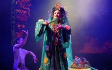 11 giá hầu đồng liên tục ở Lễ hội đền Trần Thương