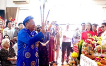 Tri ân tiền nhân trong ngày giỗ tổ sân khấu