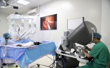 Một ngày ở 'khu phố' bệnh viện điều trị ung thư