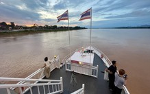 Đến Nakhon Phanom: 'Ở một đêm, thêm một năm tuổi thọ'