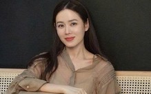 5 cách phối quần jeans giúp Son Ye Jin trẻ hơn tuổi