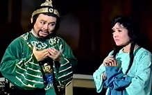 Quế Trân khóc khi xem ba Thanh Tòng diễn cùng nghệ sĩ Lệ Thủy trong Áo cưới trước cổng chùa