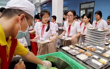 TP.HCM tăng cường kiểm tra đột xuất bữa ăn bán trú