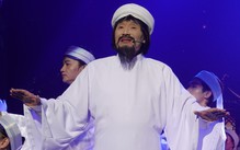 Minh Vương, Lê Thiện, Thanh Tuấn hát mừng 50 năm Nhà hát Trần Hữu Trang, khán giả vỗ tay không ngớt