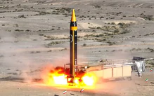 Iran sản xuất loạt vũ khí nội địa, đe dọa Mỹ bằng tên lửa mới