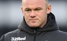 Khởi nghiệp HLV, Rooney gặp ngay đội đang vỡ nợ