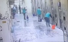 Tài xế say xỉn bị phạt lau dọn... nhà tang lễ