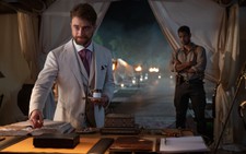 Brad Pitt 'bị ép' làm cameo, đối đầu với tài tử 'Harry Potter'