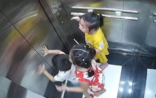 3 em bé khóc thét trong thang máy vì không biết mở cửa