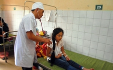Ăn bánh dày đám cưới, 33 người bị ngộ độc