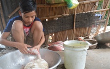 Chông chênh đường đến trường của hai học trò nghèo