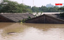 Vỡ đê ở Chương Mỹ nhấn chìm nhiều nhà dân