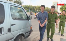 Bị kiểm tra giấy tờ, khách đi taxi hành hung CSGT