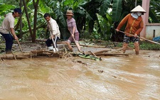 69 người chết, 30 người mất tích trong bão lũ