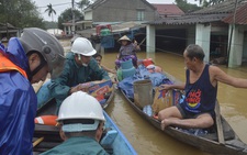 Nhiều trường vùng bão chưa có điện nước, học sinh vẫn nghỉ