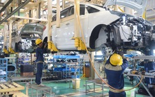 Đừng để Việt Nam tràn ngập xe hơi ngoại nhập!