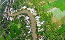 Bay trên những dòng sông Việt