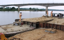 Giành lại 'cát lợi'