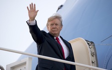 Ông Trump đã đến Nhật, phát biểu cứng về Triều Tiên