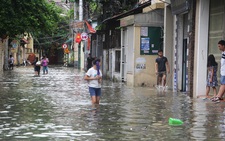 Áp thấp vào, thành phố Vinh ngập trong nước