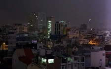 Vì sao TP.HCM mưa dông 'khủng' trong đêm?
