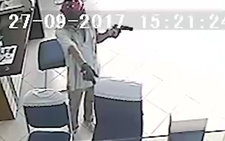 Clip xông vào ngân hàng cướp 200 triệu ở Vĩnh Long